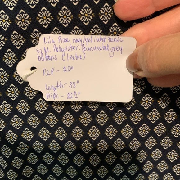 Classic Lila Rose navy/yel/wht tunic with button up sleeves. Sz M. EUC. - Picture 11 of 11